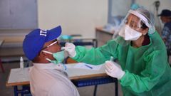 Imagen de archivo de la realizaci�n de un test de coronavirus en Rabat