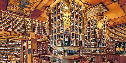 The Library es un wine bar en el centro de Madrid.