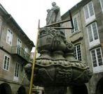 En la fuente tambi�n llegaron a colocar palos �ltimamente. 