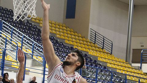 Manjgafic termin� como m�ximo anotador cobista.