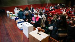 Votacin masiva del sector de la conserva para valorar el preconvenio