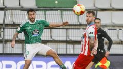 Ant�n Escobar y Jos� Amo, en un lance del Racing-Lugo de la pasada jornada.