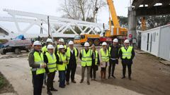 Visita institucional realizada esta ma�ana a las obras del puente de Santa Marta en Pontearnelas