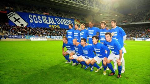 Pancarta de los aficionados del Real Oviedo en 2013