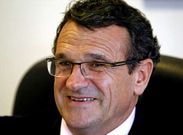 De trato afable, este leon�s dirige algunas de las investigaciones m�s importantes de la provincia.