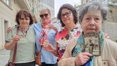 Beatriz Parga, Mar�a Jes�s Parga, Carmen Ulloa y Pilar Sousa, con fotos de Manolito Bello Parga.