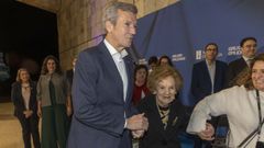 El presidente de la Xunta, Alfonso Rueda, con la centenaria de Ordes Pepa Conde, este viernes en la presentacin de Galicia Calidade en Santiago 