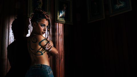 Lua de Santana posa en la imagen promocional de su disco.