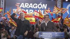 El presidente del Partido Popular, Alberto N��ez Feijoo, y el candidato en Arag�n, Jorge Azc�n durante el acto de fin de campa�a electoral.