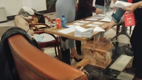Imagen de uno de los v�deos de los partidarios de Vox que intentan sembrar dudas sobre el resultado de las elecciones