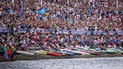Cientos de personas participan en el Descenso Internacional del Sella 2024, a 3 de agosto de 2024, en Arriondas, Asturias 