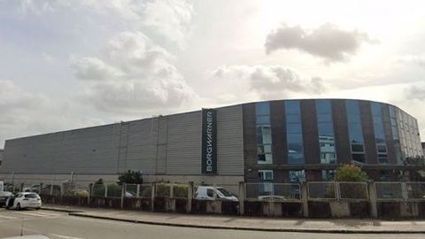 Fachada de la planta de O Porri&ntilde;o, donde fabrican sistemas para enfriar gases de escape.