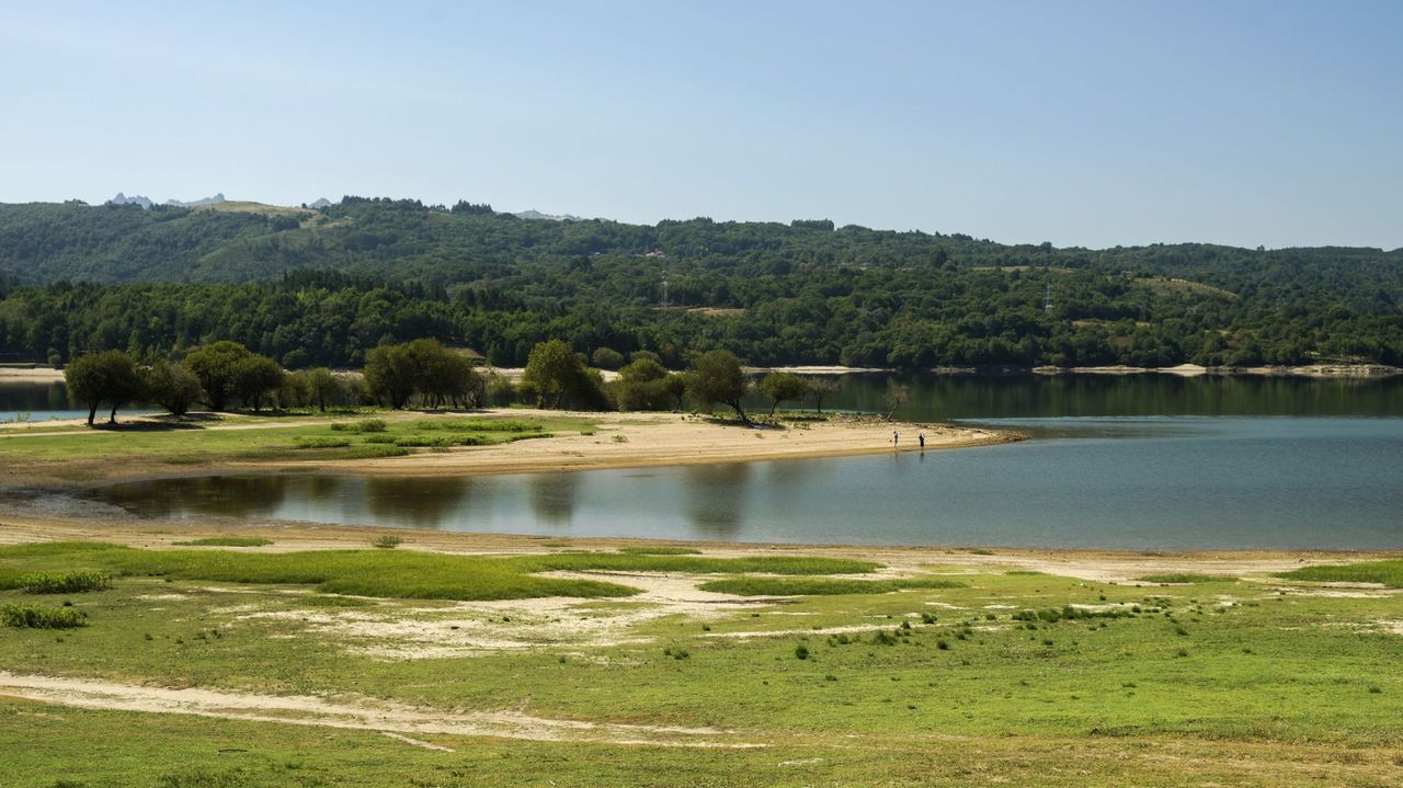 La Xunta prohibirá temporalmente la apertura de nuevas granjas y la ampliación de las existentes en la cuenca del río Limia