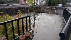 El agua anega Llanes