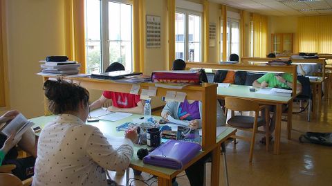 Un grupo alumnos estudia en la biblioteca del Colegio mayor San Gregorio, de la Universidad de Oviedo.Un grupo alumnos estudia en la biblioteca del Colegio mayor San Gregorio, de la Universidad de Oviedo