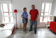 La pareja, en su domicilio del Casco Vello de Vigo, no tir� la toalla para lograr su objetivo. 
