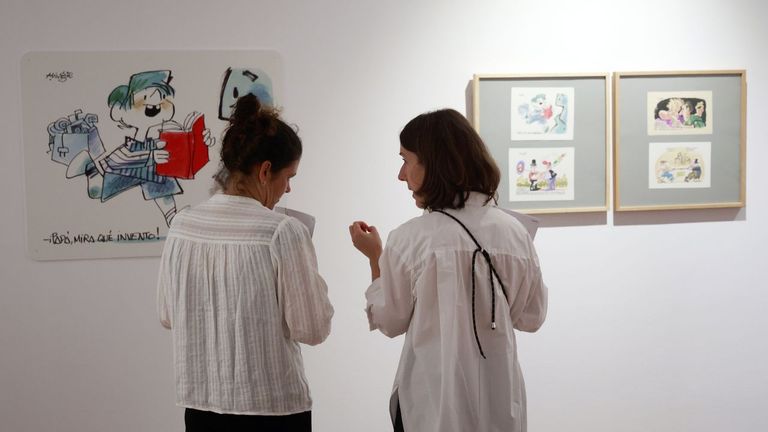 La presentaci&oacute;n de la exposici&oacute;n de Mingote en Ferrol, en im&aacute;genes