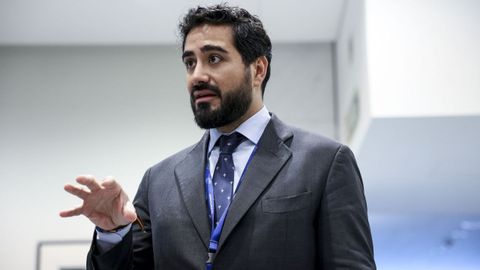 El l&iacute;der del partido Se Acab&oacute; la Fiesta, Luis &laquo;Alvise&raquo; P&eacute;rez, en una atenci&oacute;n a la prensa tras asistir a la comisi&oacute;n de Asuntos Jur&iacute;dicos del Parlamento Europeo el pasado 24 de marzo.