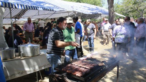 Despus de las misas de la maana se pas a la gran comida popular