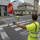 En el casco urbano de A Laracha est�n pintando los pasos de peatones.