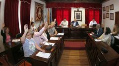 Los concejales de N�s Pobra, PSOE, BNG y VIxP votaron a favor de todas las propuestas
