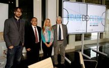 Ram�n Garc�a -segundo por la izquierda-, desgran� la actualidad del club en el Gai�s.