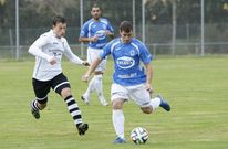 Los futbolistas del Atl�tico Escair�n noquearon al P�ramo en el campo municipal de O Savi�ao. 