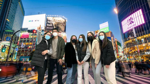 Este grupo de alumnos ha decidido ir a Tokio