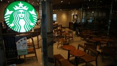 Un establecimiento de Starbucks completamente vac�o en Seul, capital de Corea del Sur.