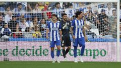 Riki, Leo Rom�n y Josema Gim�nez, durante el encuentro del mi�rcoles contra el Sevilla en Abanca Riazor.