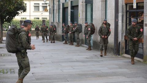 Despliegue de la Brilat por las calles de Santiago