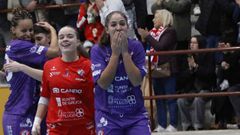 Patricia, en primer plano, festeja un gol frente al Melilla Torreblanca.