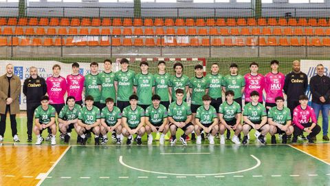 Foto de equipo del Calvo Xiria s�nior maculino esta temporada.