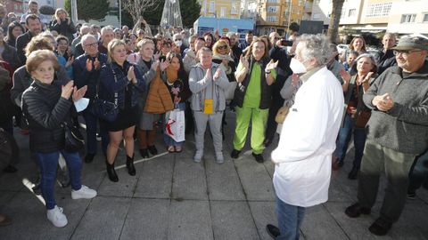 Homenaxe p�blico o pasado d�a 30 en Burela ao m�dico Carlos Fern�ndez Fraga, pola s�a xubilaci�n
