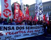 Funcionarios gallegos participando en una protesta contra los recortes. 