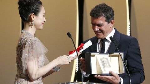 Antonio Banderas, en el momento de recibir su premio