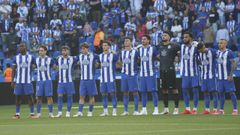 Los jugadores del Deportivo, durante el minuto de silencio en Abanca Riazor.