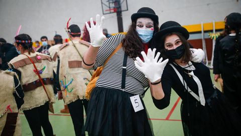 Concurso de disfraces en el carnaval de Outes.