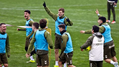 Fubolistas del Celta, en un entrenamiento en la Cidade Deportiva Afouteza.