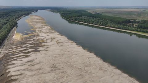 La sequ�a del Viejo Danubio, antiguo brazo del r�o, a su paso por Ruman�a