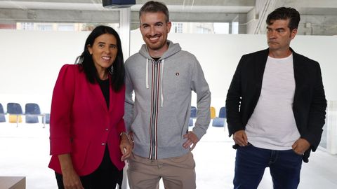 Lupe Murillo, con el nuevo entrenador del Pontevedra, Rubn Domnguez, y el responsable deportivo del equipo, Jacobo Maestre