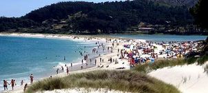 <span lang= es-es >Solo hab�a dos islas</span>. Las dunas de Rodas se formaron hace 30.000 a�os, pero el nivel del mar (color amarillo) estaba mucho m�s bajo que ahora. Faro y Monteagudo eran una sola isla.