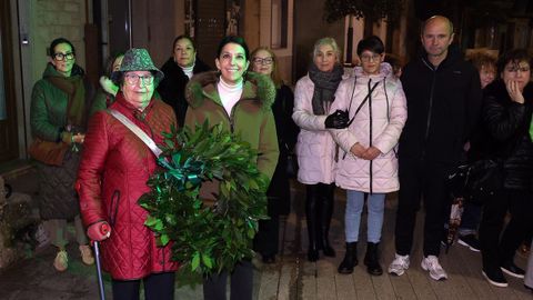 DIA MUNDIAL CONTRA EL CANCER. OFRENDA FLORAL DE LA ASOCIACION CONTRA EL CANCER DE RIBEIRA