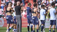 Gir�ldez y los jugadores del Celta, tras el �ltimo partido en Vallecas, en septiembre del 2025.