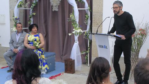 Iv�n Rivas cas� a una pareja en el Torrente. 