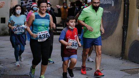 Carreras de San Silvestre en Ourense.La capital ourensana disfrut del ambiente festivo de su particular prueba de fin de ao