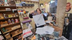 Laura Carrasco, que lleva en solitario la tienda f�sica de la librer�a Cao y la parte digital, se empieza a plantear contar con alguien m�s por el enorme volumen de trabajo que todo ello conlleva.