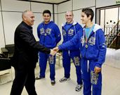 Agust�n Fern�ndez, ayer, con los p�giles y su entrenador.