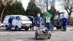La brigada de v�as y obras de Lugo ha usado desde carretillas hasta chimpines, pasando por las Vanette