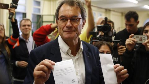 Referendo ilegal en Catalu�a. Artur Mas
